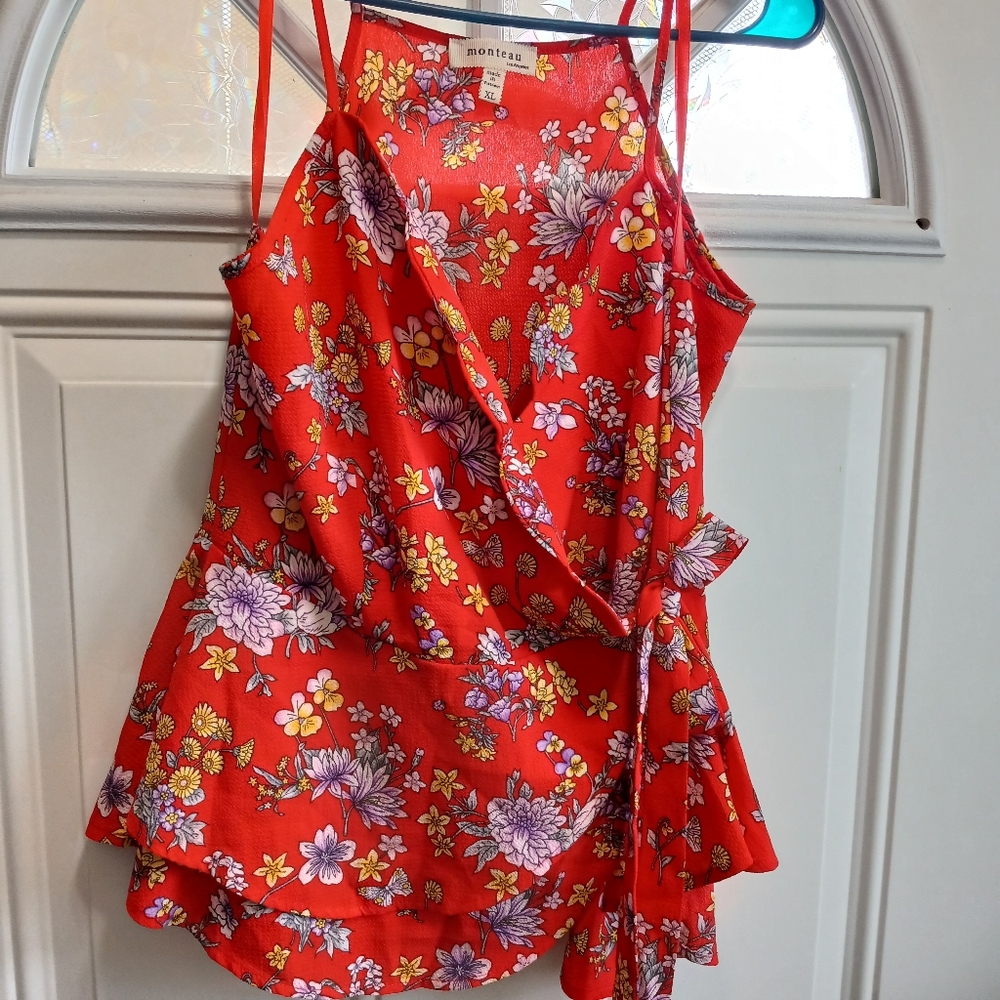 Red Wrap-Around Tie Closure Flower Top Size XL